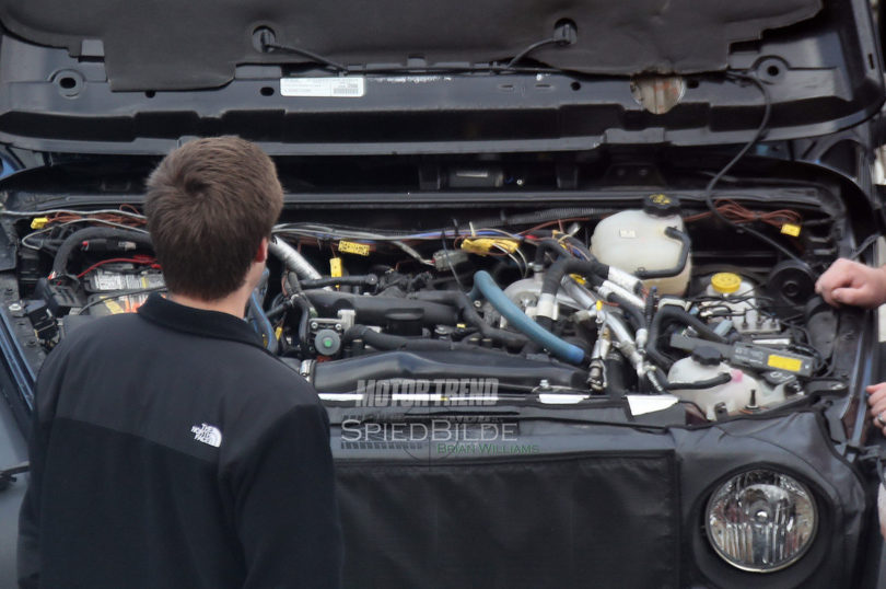 2019 Jeep Wrangler Pickup-engine